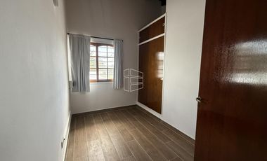 Alquiler - Oficina con 3 espacios en la calle Rochdale y Mendoza - A083