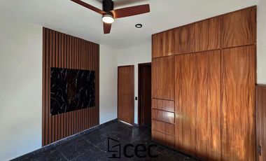 CASA EN VENTA DE 2 PLANTAS, 2 RECÁMARAS, 2.5 BAÑOS, COCHERA PARA 2 AUTOS