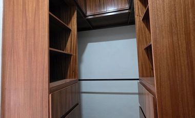 CASA EN VENTA DE 2 PLANTAS, 2 RECÁMARAS, 2.5 BAÑOS, COCHERA PARA 2 AUTOS