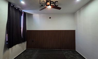 CASA EN VENTA DE 2 PLANTAS, 2 RECÁMARAS, 2.5 BAÑOS, COCHERA PARA 2 AUTOS