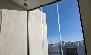 CASA EN VENTA DE 2 PLANTAS, 2 RECÁMARAS, 2.5 BAÑOS, COCHERA PARA 2 AUTOS
