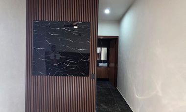CASA EN VENTA DE 2 PLANTAS, 2 RECÁMARAS, 2.5 BAÑOS, COCHERA PARA 2 AUTOS