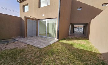 Duplex 3 dormitorios APTO CREDITO, Barrio Confluencia NEUQUEN