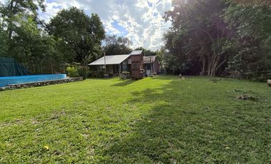 Quinta Amueblada con Piscina y amplio lote en Villa Urquiza