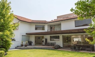 Espectacular casa en venta en Lomas Country
