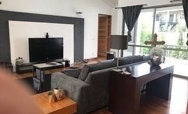 Espectacular casa en venta en Lomas Country