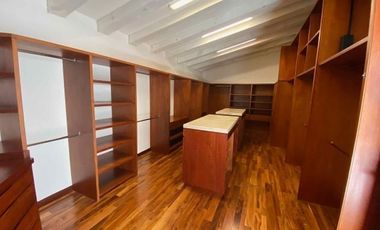 Espectacular casa en venta en Lomas Country