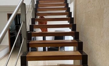 Espectacular casa en venta en Lomas Country