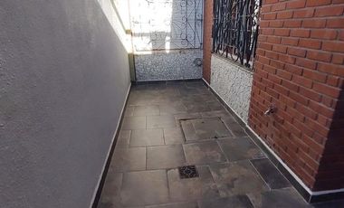 PH en  VENTA de 5 ambientes con patios, sin expensas.