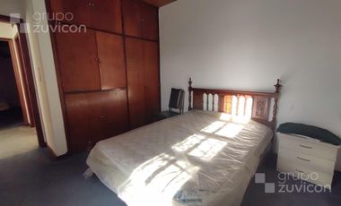 PH en  VENTA de 5 ambientes con patios, sin expensas.