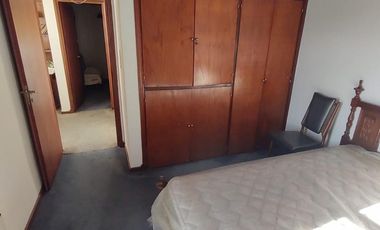 PH en  VENTA de 5 ambientes con patios, sin expensas.