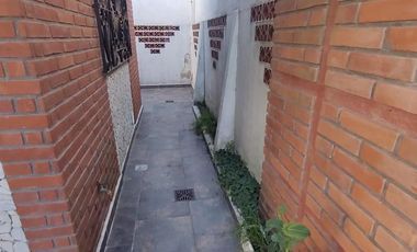 PH en  VENTA de 5 ambientes con patios, sin expensas.