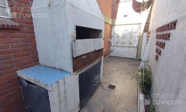 PH en  VENTA de 5 ambientes con patios, sin expensas.