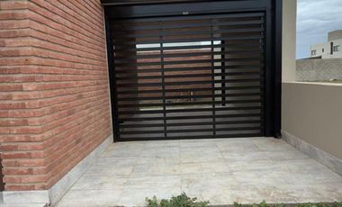 Casa en Docta Boulevard 2 dormitorios 2 baños patio seguridad