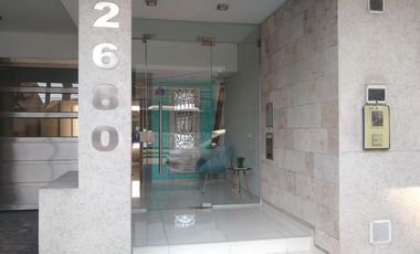 Excelente departamento de 2 ambientes al contrafrente con cochera descubierta. Temperley E.