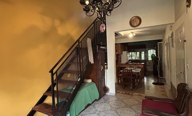 Casa en buen estado de 4 amb. c/fondo libre y cochera, Temperley Este