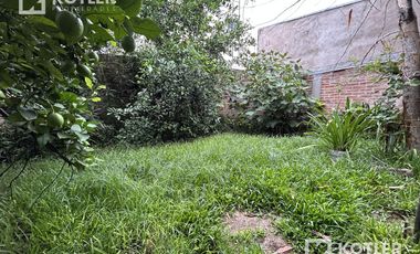 Casa en buen estado de 4 amb. c/fondo libre y cochera, Temperley Este