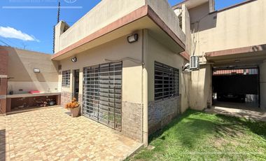 CASA 3 AMBIENTES EN VENTA C/ QUINCHO Y PARQUE, DON BOSCO, BERNAL. APTO CRÉDITO
