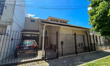 CASA 3 AMBIENTES EN VENTA C/ QUINCHO Y PARQUE, DON BOSCO, BERNAL. APTO CRÉDITO