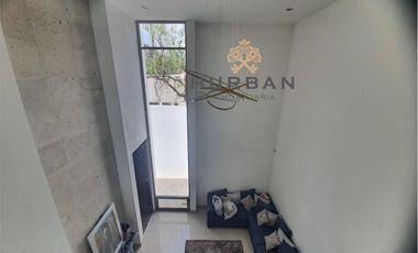 HURBAN RENTA amplia  casa en La Herradura SIN AMUEBLAR