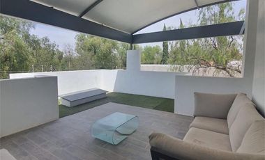 HURBAN RENTA amplia  casa en La Herradura SIN AMUEBLAR