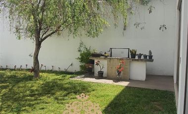 HURBAN RENTA amplia  casa en La Herradura SIN AMUEBLAR