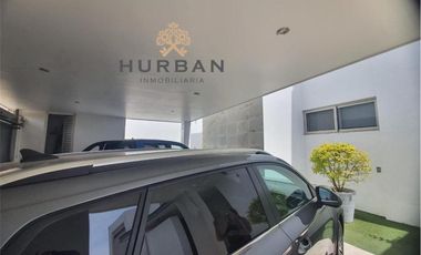 HURBAN RENTA amplia  casa en La Herradura SIN AMUEBLAR