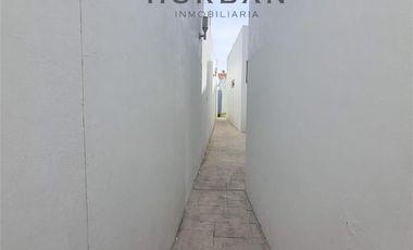 HURBAN RENTA amplia  casa en La Herradura SIN AMUEBLAR