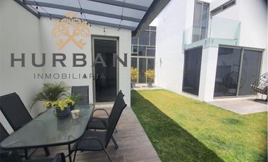 HURBAN RENTA amplia  casa en La Herradura SIN AMUEBLAR