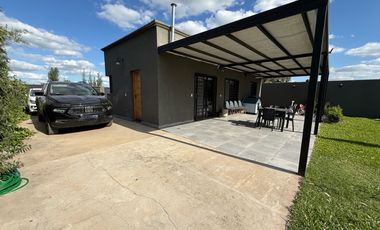 VENTA CASA 2 DORMITORIOS CON PILETA