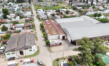 Galpón con Oficinas en Venta