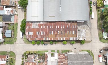 Galpón con Oficinas en Venta
