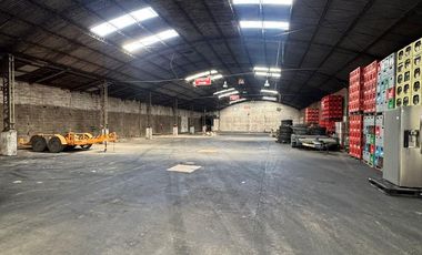 Galpón con Oficinas en Venta