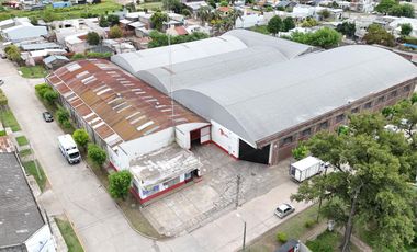 Galpón con Oficinas en Venta