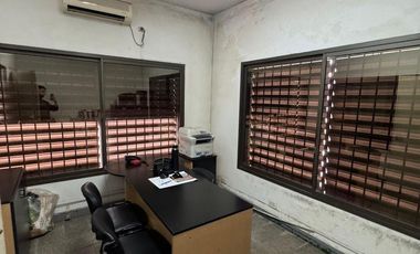 Galpón con Oficinas en Venta