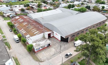 Galpón con Oficinas en Venta