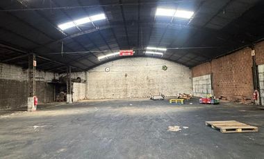 Galpón con Oficinas en Venta