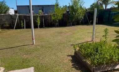 Venta de dos Casas 3 amb y 2 amb lote propio 1.000 mts Exaltación de la Cruz