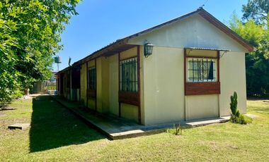 Venta de dos Casas 3 amb y 2 amb lote propio 1.000 mts Exaltación de la Cruz
