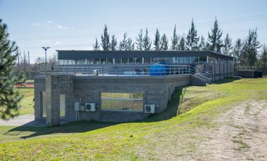 Casa en La Lomada sobre lote central – 3 cuartos en suite  Diseño moderno