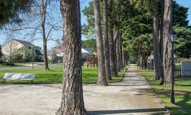 Casa en La Lomada sobre lote central – 3 cuartos en suite  Diseño moderno