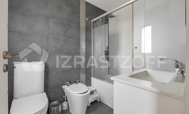 Casa en La Lomada sobre lote central – 3 cuartos en suite  Diseño moderno