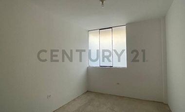 CASA DE 3 PISOS + AZOTEA EN VENTA FRENTE A PARQUE – LOS CEDROS DE VILLA