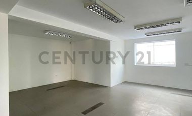 CASA DE 3 PISOS + AZOTEA EN VENTA FRENTE A PARQUE – LOS CEDROS DE VILLA