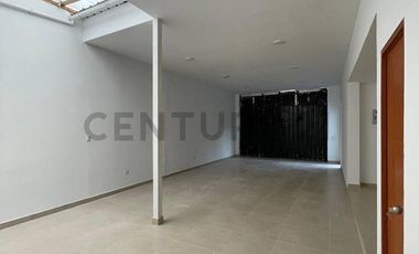 CASA DE 3 PISOS + AZOTEA EN VENTA FRENTE A PARQUE – LOS CEDROS DE VILLA