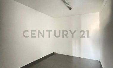 CASA DE 3 PISOS + AZOTEA EN VENTA FRENTE A PARQUE – LOS CEDROS DE VILLA