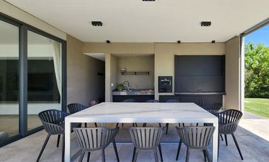 Casa diseño moderno y categoría - Talar del Lago 2 - General Pacheco