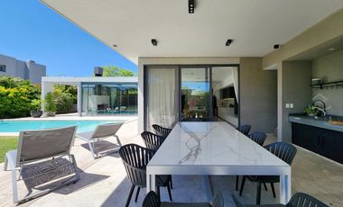 Casa diseño moderno y categoría - Talar del Lago 2 - General Pacheco