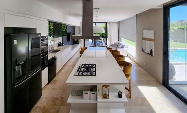 Casa diseño moderno y categoría - Talar del Lago 2 - General Pacheco