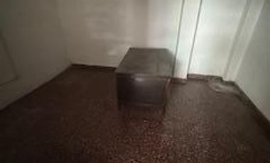 PH compuesto por un local en planta baja y un departamento en planta alta.-